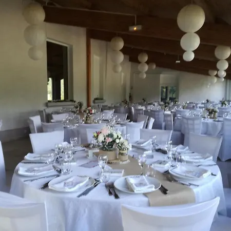 Le Chateau D'Escart Holiday home *